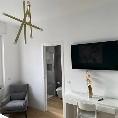 Trilocale Con Vista E Due Bagni Metro Blu Piazza Frattini Apartment Milan Exterior photo